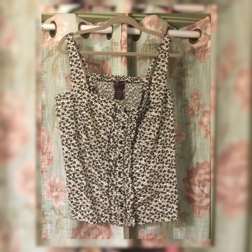 Torrid Sleeveless Stretch Top Size 3
